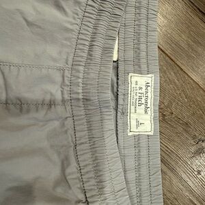 Abercrombie & Fitch Light Gray Casual Shorts